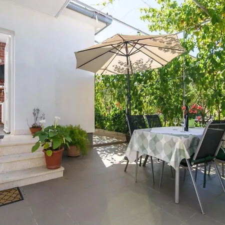 Beba - Peaceful Location Pensión 3*