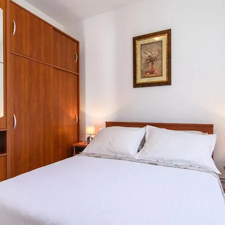 Beba - Peaceful Location Pensión 3*