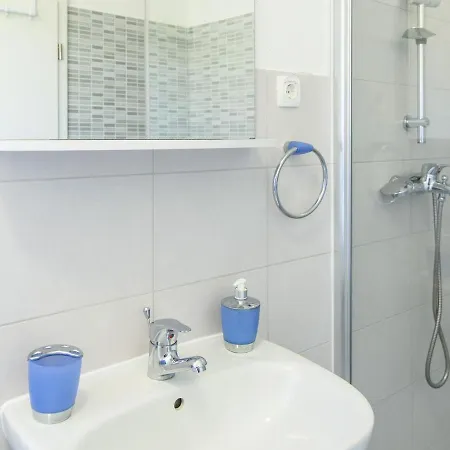 Beba - Peaceful Location Pensión 3*