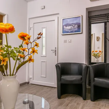 Beba - Peaceful Location Pensionat Trogir