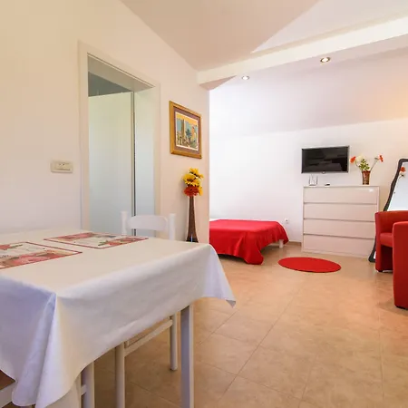 Pensión Beba - Peaceful Location Trogir