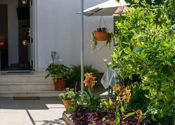 Beba - Peaceful Location Pensionat Trogir