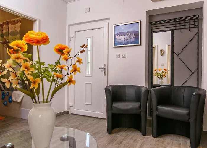 Beba - Peaceful Location Pensionat Trogir