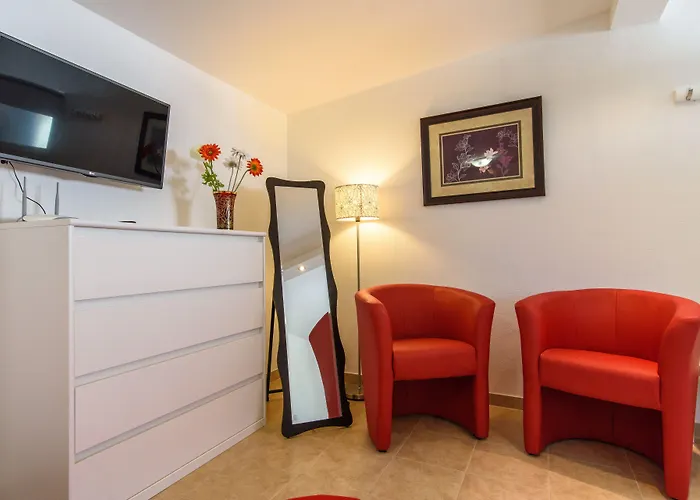 Beba - Peaceful Location Pensionat Trogir