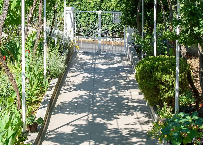 Beba - Peaceful Location 3*